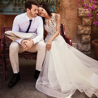 

Tailored Tulle Lace Wedding Dresses Halterneck Sleeveless Bridal Princess Party Ball Gown