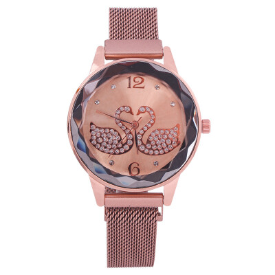 

Summer new magnet magnet strap ladies swan fashion watch student personality quartz watch