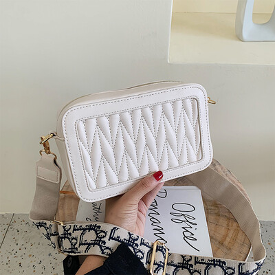 

New texture bag female 2019 new Korean version of fashion casual foreign gas wild broadband shoulder slung small square bag