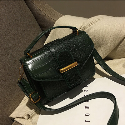 

Bag female 2019 new Chaogang style fashion casual retro crocodile pattern mobile wild single shoulder slung small square bag