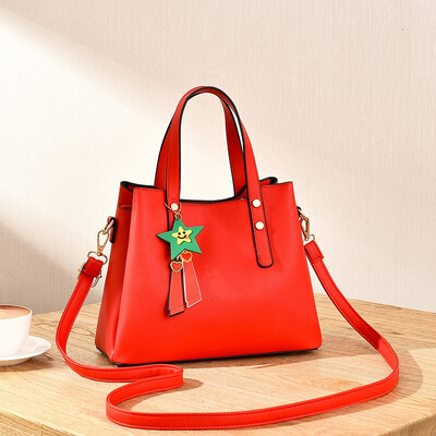 

The new style of ladiesbag with net red envelope in summer is a simple&fashionable one-shoulder ladies bag with texture and