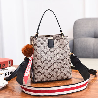 

Womens bags Korean Joker atmosphere portable fashion large capacity shoulder Messenger bag bucket bag