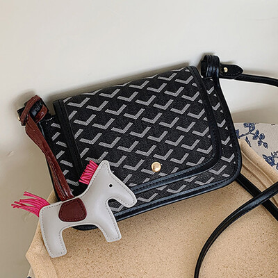 

Messenger bag womens small casual simple Joker shoulder bag 2019 autumn fashion texture net red envelope tide