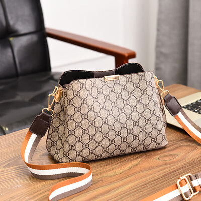 

Little girl spring&summer fashion retro single shoulder bag wide shoulder strap Han version lady inclined handbag