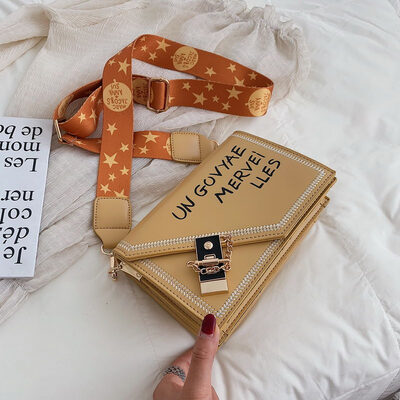 

Senior sense of foreign style womens bag summer fashion broadband womens bag new 2019 Korean version of wild ins slung small squ