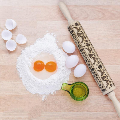 

Wooden Rolling Pin with Easy Roll Bearings Reindeer Engraved Roller Christmas Embossing Rolling Pin Baking Cookies Cake Biscuit Ta