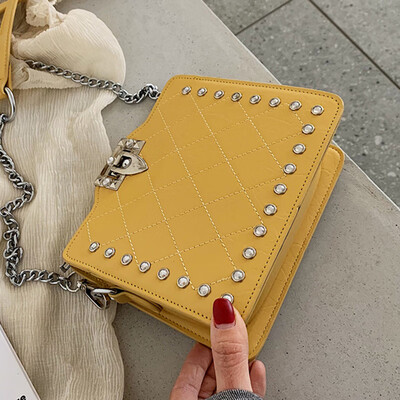

Womens SpringSummer 2019 New Tide Korean Super Firenet Red Bag Foreign Style Joker Soft Leather Single Messenger Bag