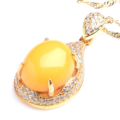 

Men Creative Cute Necklace Grateful Amber Yolk Personality Jewelry Pendant Amber Women for Fashion
