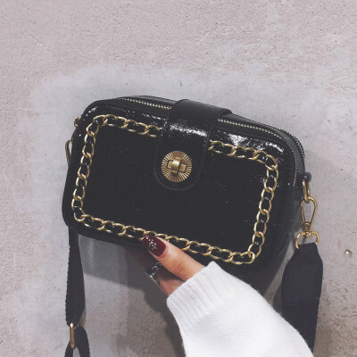 

Mori bag 2019 new womens bag Korean wide shoulder strap Messenger bag Joker retro shoulder small square bag