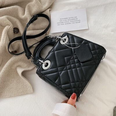 

Textual sense of the new Princess Diana 2019 new bag Korean Joker portable bag chic chain Messenger bag tide