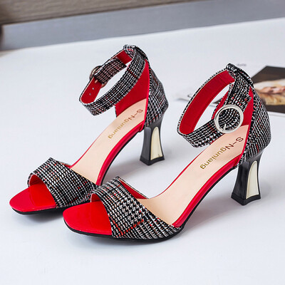 

Sandals Fairy Wind with Lattice Stripes Rough-heeled Open-toed High-heeled Roman High-heeled Shoes