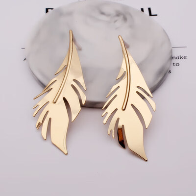 

EK812 Hot Sale Big Leaf Pendant Earrings For Women Vintage Metal Gold Color Statement Long Feather Stud Earrings Wedding Jewelry