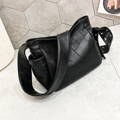 

Tailored Womens Solid color large-capacity shoulder bag casual wild Messenger bag