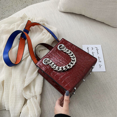 

Summer new crocodile pattern bag female 2019 new wave Korean version of the wild single shoulder slung fashion portable small square bag