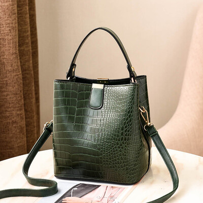 

2019 spring new womens bag fashion casual handbag cool Korean version of the shoulder bag Messenger bag