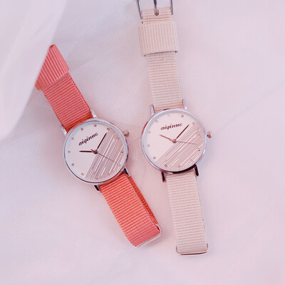 

Ins Sufeng watch girl Xiaoqing best friend a pair of sister students Korean version of the simple canvas belt ulzzang
