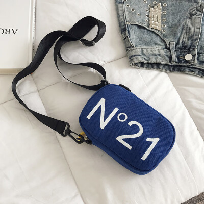 

2019 new casual simple&versatile shoulder bag female temperament canvas small square bag fashion personality letter Messenger bag