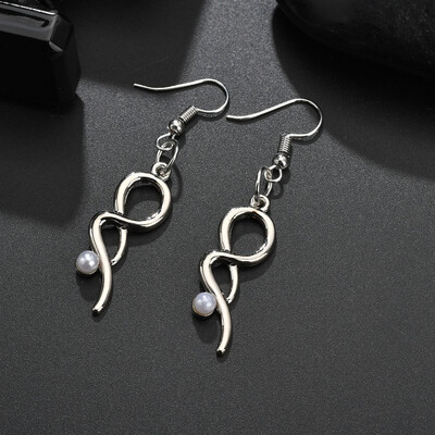 

Alloy Necklace Creative Design Simple Female Hollow Five-pointed Star 8 Pendant Necklace Beautiful Romantic Wedding Party