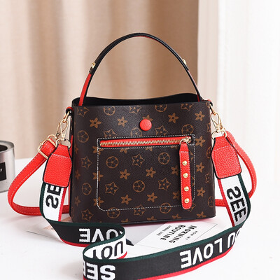 

Up-to-date Korean fashion ladiesbags with INSS overheated single shoulder inclined water bucket