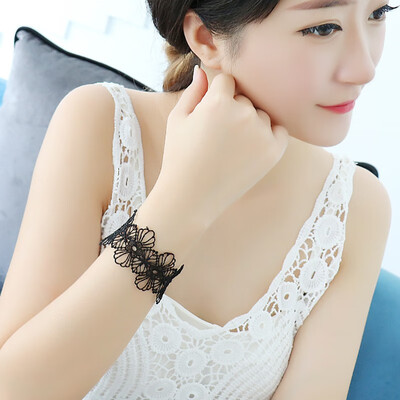 

Simple short wild temperament bracelet black embroidery openwork black wide-brimmed flower bracelet