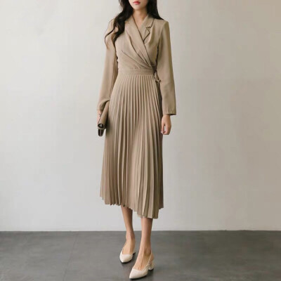 

Tailored Women Casual Solid V-Neck Dress Belt Long Sleeve Dress Big Swing Pleated Dress