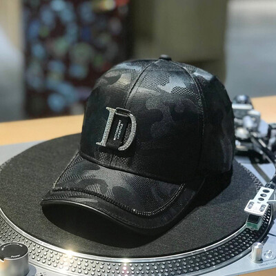 

Hat Womens summer Korean version baseball cap womens breathable casual all-around cap metal d-point drill sun visor