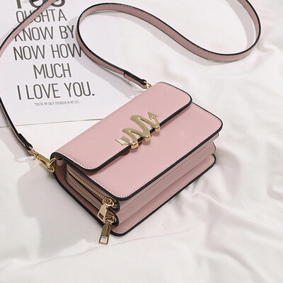 

North bag 2019 new summer retro bag lock chain bag red explosions shoulder Messenger bag small square bag