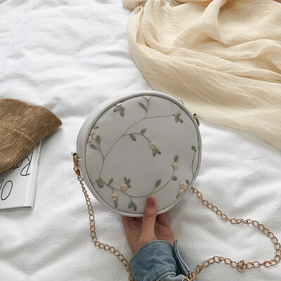 

Small fresh fairy fashion embroidered chain slung small round bag 2019 summer new temperament wild shoulder bag