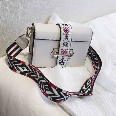 

Broadband ins super fire texture small bag female 2019 new wave Korean version of the wild single shoulder slung fashion small square bag