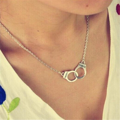 

Fashion Handcuff Pendant Necklace For Women Men Steampunk Vintage Jewelry Couple Cross Necklace Valentines Day Gift Wholesale