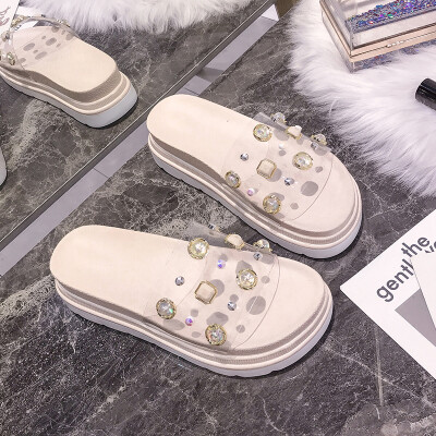 

Ins Port Wind Transparent Rivet Slippers Women Wear Hanban Beach Wind Thick Base Muffin Shoes in Summer Outside