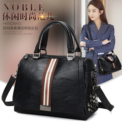 

Womens bag new Korean fashion shoulder bag Messenger bag wild female bag trend rivet handbag