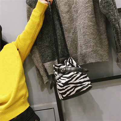 

Tailored Children Plush Leopard Print Shoulder Bag Messenger Crossbody Bag Bucket Bag