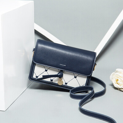 

Ins Super Fire Girls Upstream Korean Single Shoulder Messenger Bag Fashion Joker Student Leaning