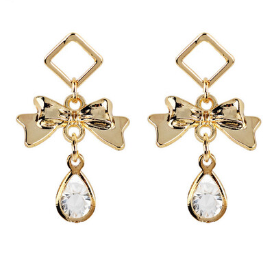

2010Ear Piercing Tape earring Model for Women