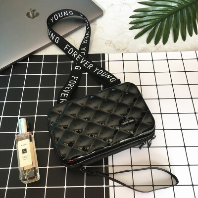 

LOVEVOOK crossbody bags for women 2019 luxury handbags women bags designer mini make up bag Trunk Shape wide strap Box Flap bag