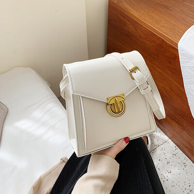 

Small bag handbags new Korean version of the wild simple small square bag retro shoulder Messenger bag tide