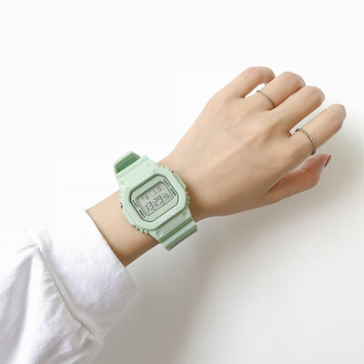 

Watch Girls Tea Green Retro Fashion Small Square Table Ins Wind Square Simple Korean Edition Student Waterproof Electronic Watch