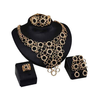 

Joining Round Crystal Gold Plated Allergy Free Women Jewelry Set for Wedding Fashion Show