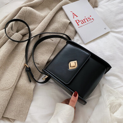 

Womens bag 2019 autumn new Korean fashion Joker handbag simple temperament shoulder Messenger bag tide
