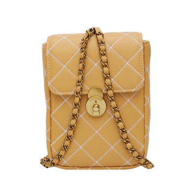 

Fashion large capacity color bucket bag female 2019 new personality lock handbag handbag tide Korean version of the wild shoulder bag