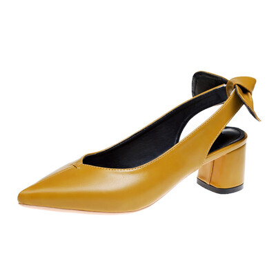 

Baotou sandals womens shoes 2019 summer new Joker Korean version of thick documentary shoes pointed with professional OL high hee