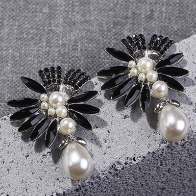 

Crystal Flower Glaze Stud Earrings Woman Lovely Imitation Pearls Small Earring Female Wedding Jewelry