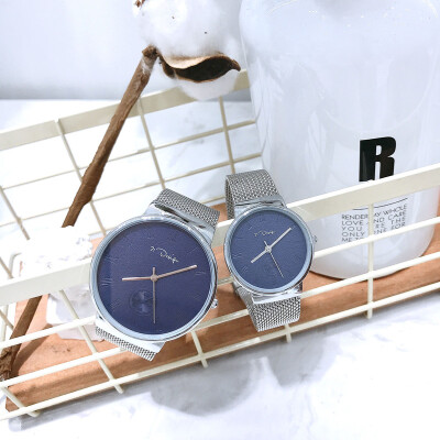 

Han Feng a female student of ins watches in Mori Department is a simple chic retro silver chain literature&art a hundred t