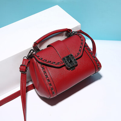 

New simple fashion handbag bag trend female bag Korean version of the shoulder Messenger bag retro bag