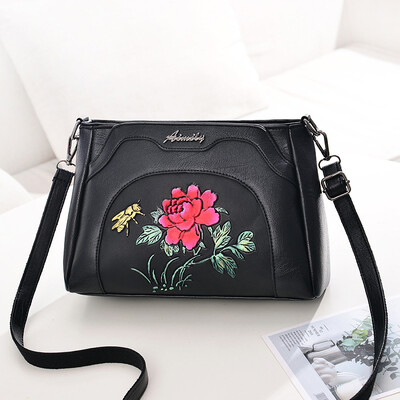

10 pieces from the batch middle-aged female bag mother bag new embossed bag lady simple shoulder Messenger bag small bag