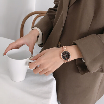 

Ins bracelet bracelet wristwatch Korean version of simple retro ulzzang French minority Korean style for female high school studen