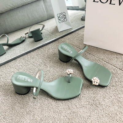 

Women wearing slippers 2019 summer new online celebrity sandals with thick heels&square heads in their toes