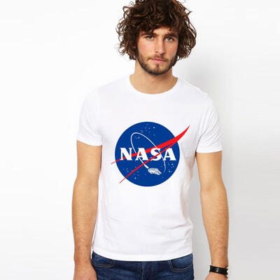 

USA Astronaut Print T-shirt Fashion Constellation Space Suit Milky Way Glorious View Men Women Shirt Tee