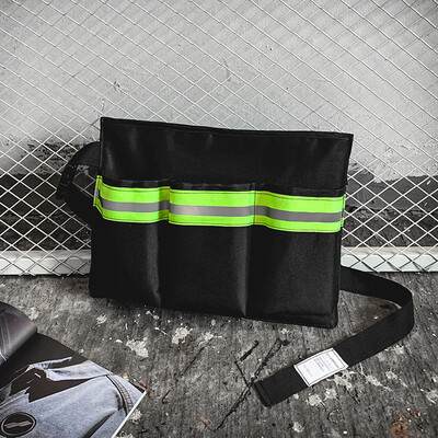 

Tailored Fashion Neutral Personality Reflective Street Versatile Shoulder Slung Bag
